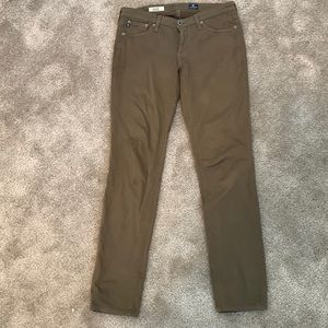 AG Stilt pants in olive 27R